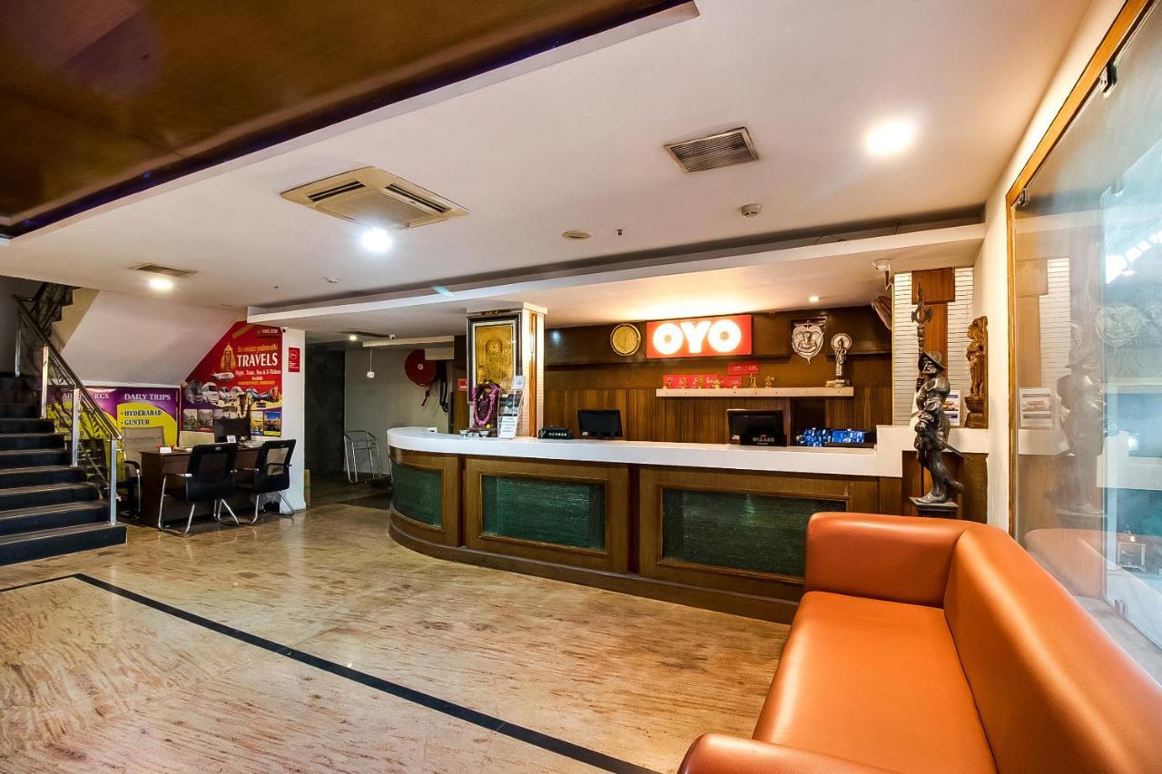 Oyo Flagship 9115 Hotel Udayee International ตีรูปาติ ภายนอก รูปภาพ