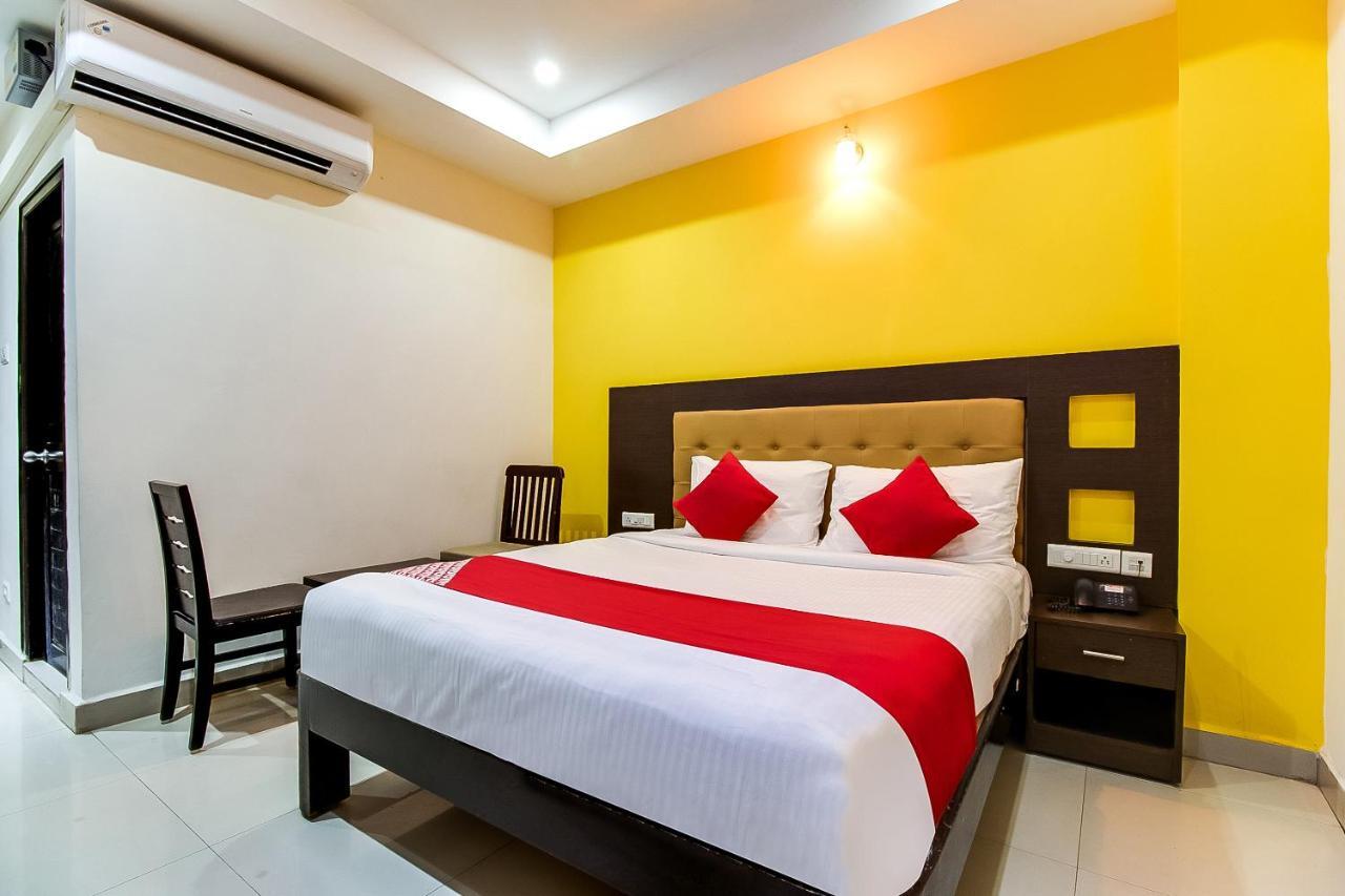 Oyo Flagship 9115 Hotel Udayee International ตีรูปาติ ภายนอก รูปภาพ