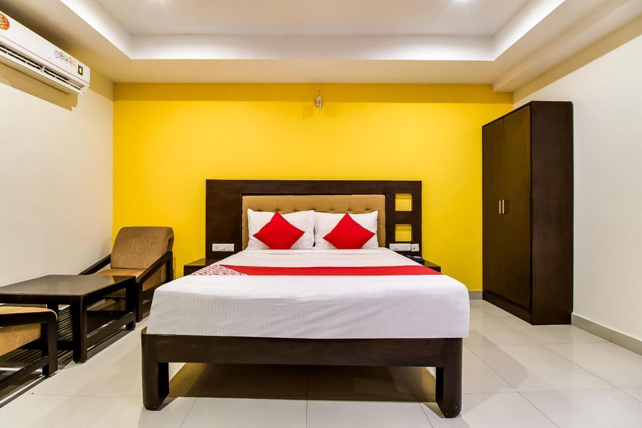 Oyo Flagship 9115 Hotel Udayee International ตีรูปาติ ภายนอก รูปภาพ