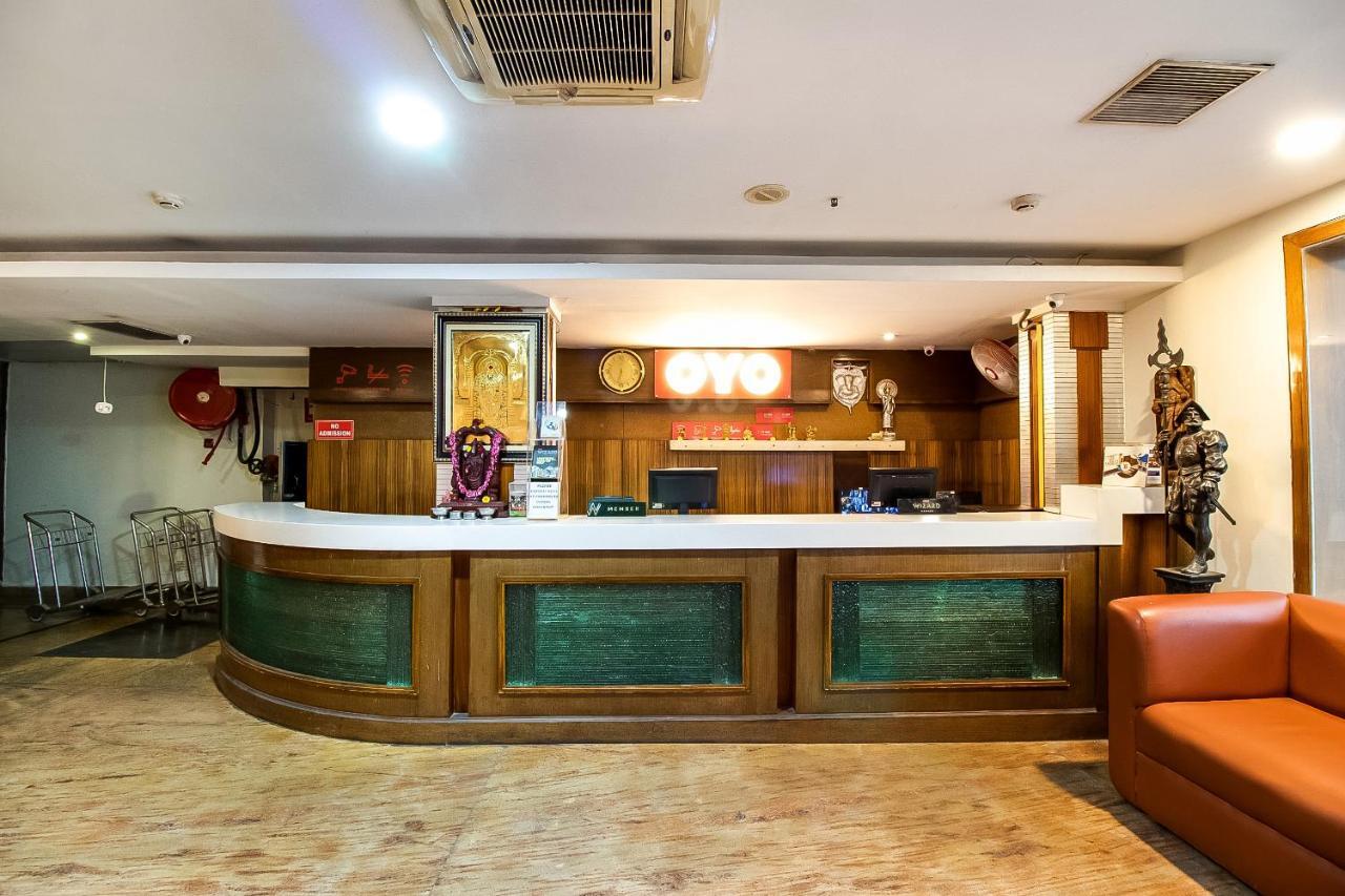Oyo Flagship 9115 Hotel Udayee International ตีรูปาติ ภายนอก รูปภาพ
